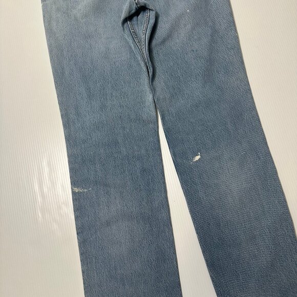 Vintage Levi's Light Wash Distressed Denim 33 - Picture 4 of 6